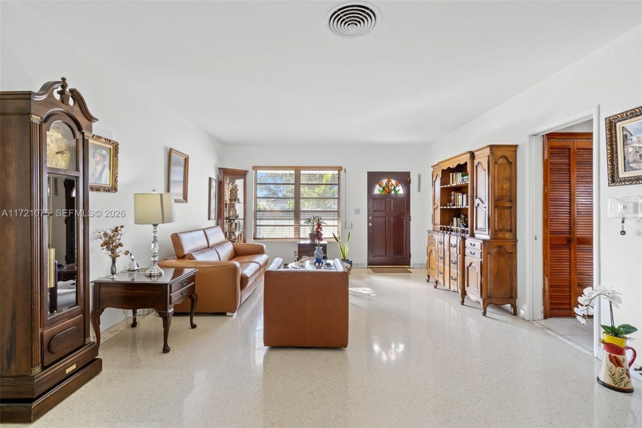 9149 Dickens Ave, Surfside, FL 33154 Photo