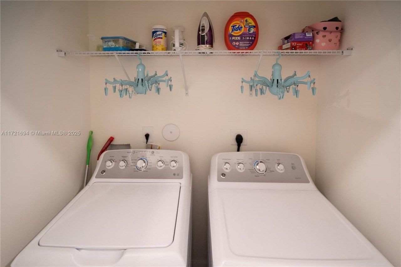 4552 NW 83rd Path, Doral, FL 33166 Photo