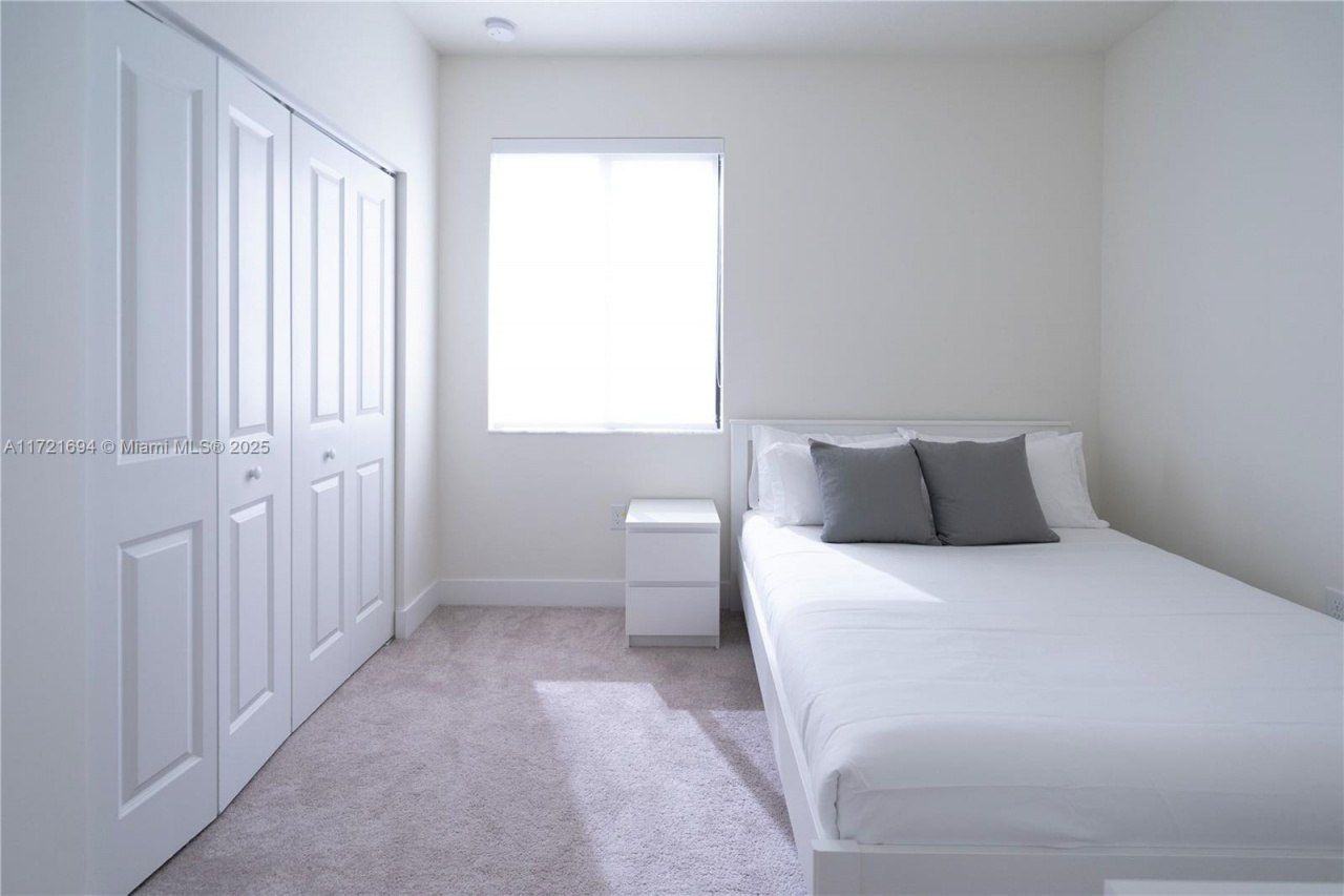 4552 NW 83rd Path, Doral, FL 33166 Photo