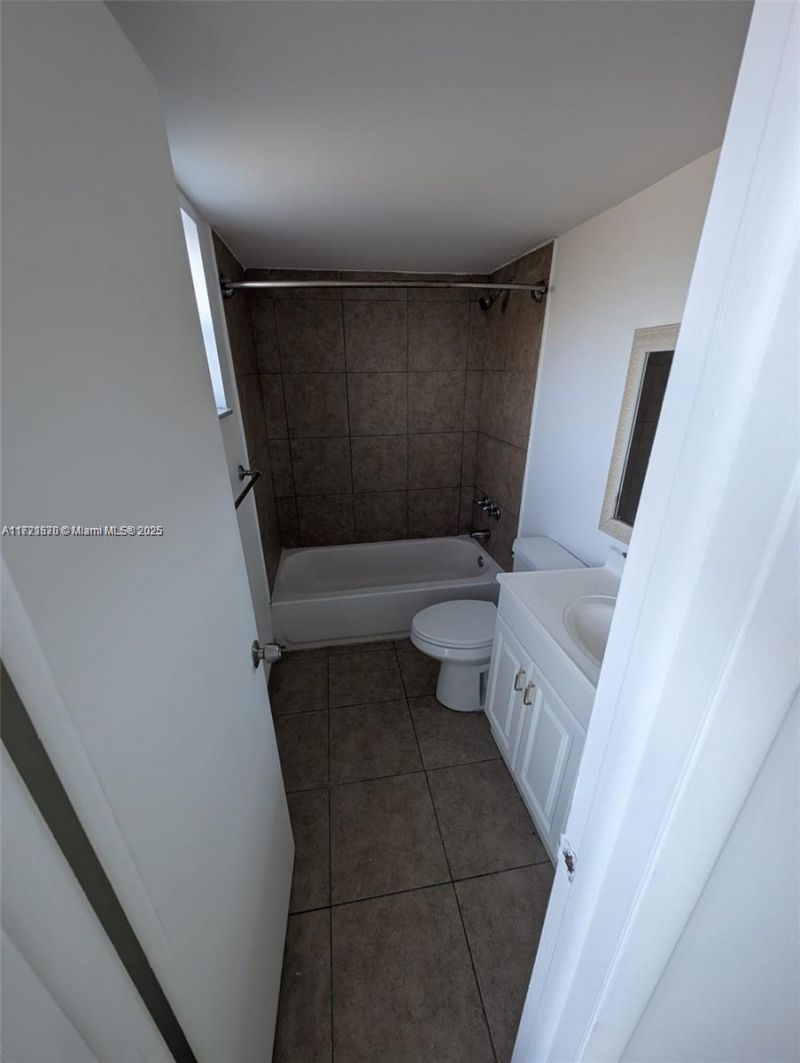 2800 NW 56th Ave, Unit B202, Lauderhill, FL 33313 Photo