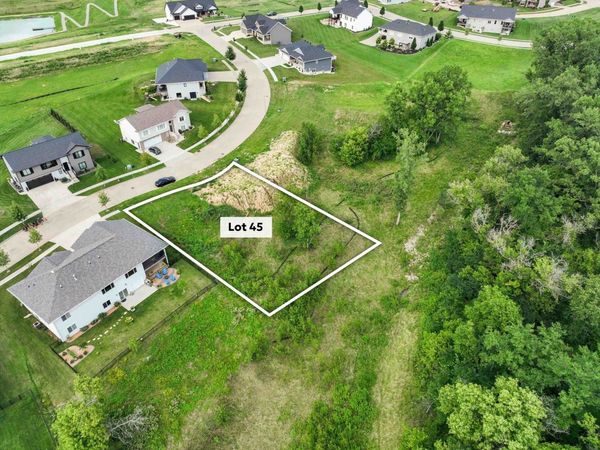Lot 44 South Pointe Estates, Dubuque, IA 52003