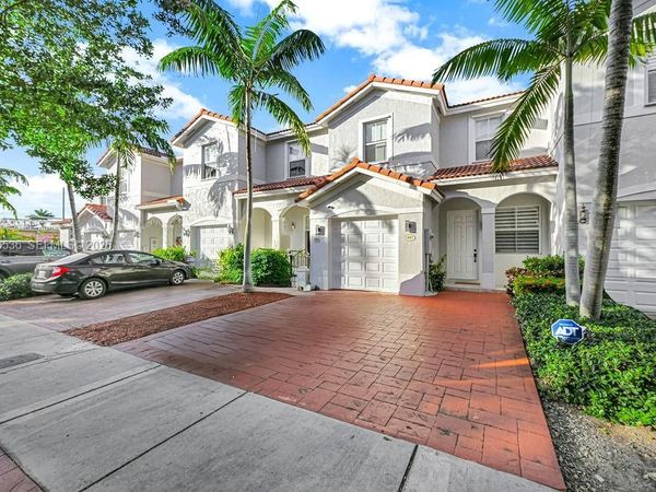 1007 NE 208th St, Unit 1007, Miami, FL 33179