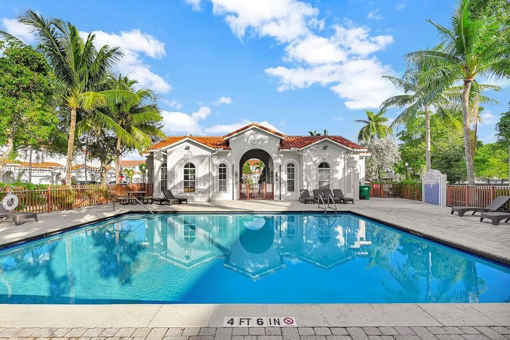 1007 NE 208th St, Unit 1007, Miami, FL 33179 Photo