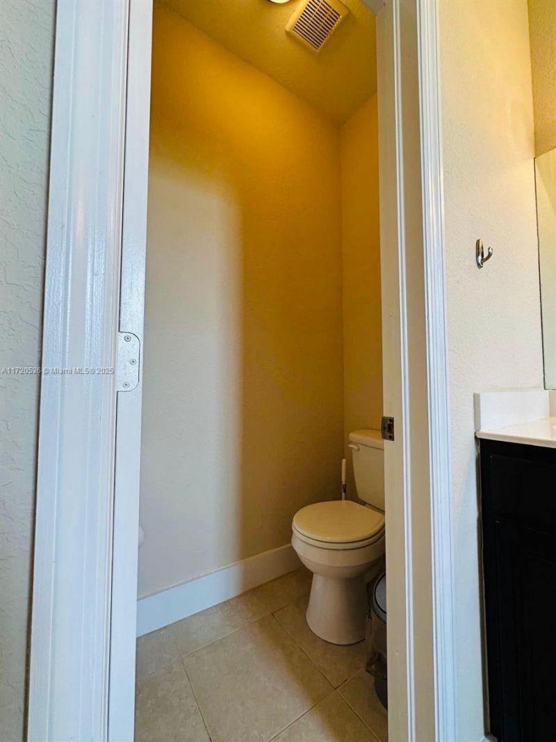 1007 NE 208th St, Unit 1007, Miami, FL 33179 Photo