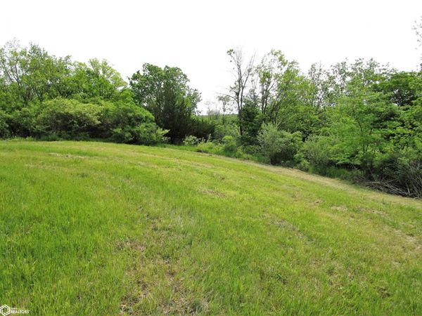 2521 Kenison Way, Iowa Falls, IA 50126