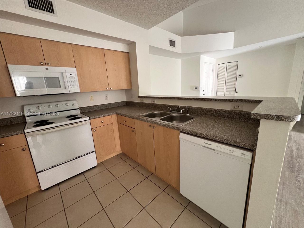 2360 E Preserve Way, Unit 305, Miramar, FL 33025 Photo