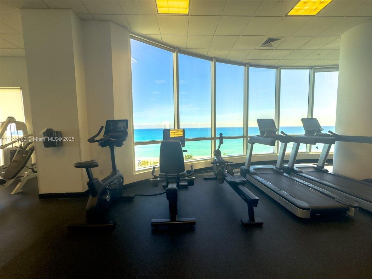 6365 Collins Ave, Unit 1506, Miami Beach, FL 33141 Photo