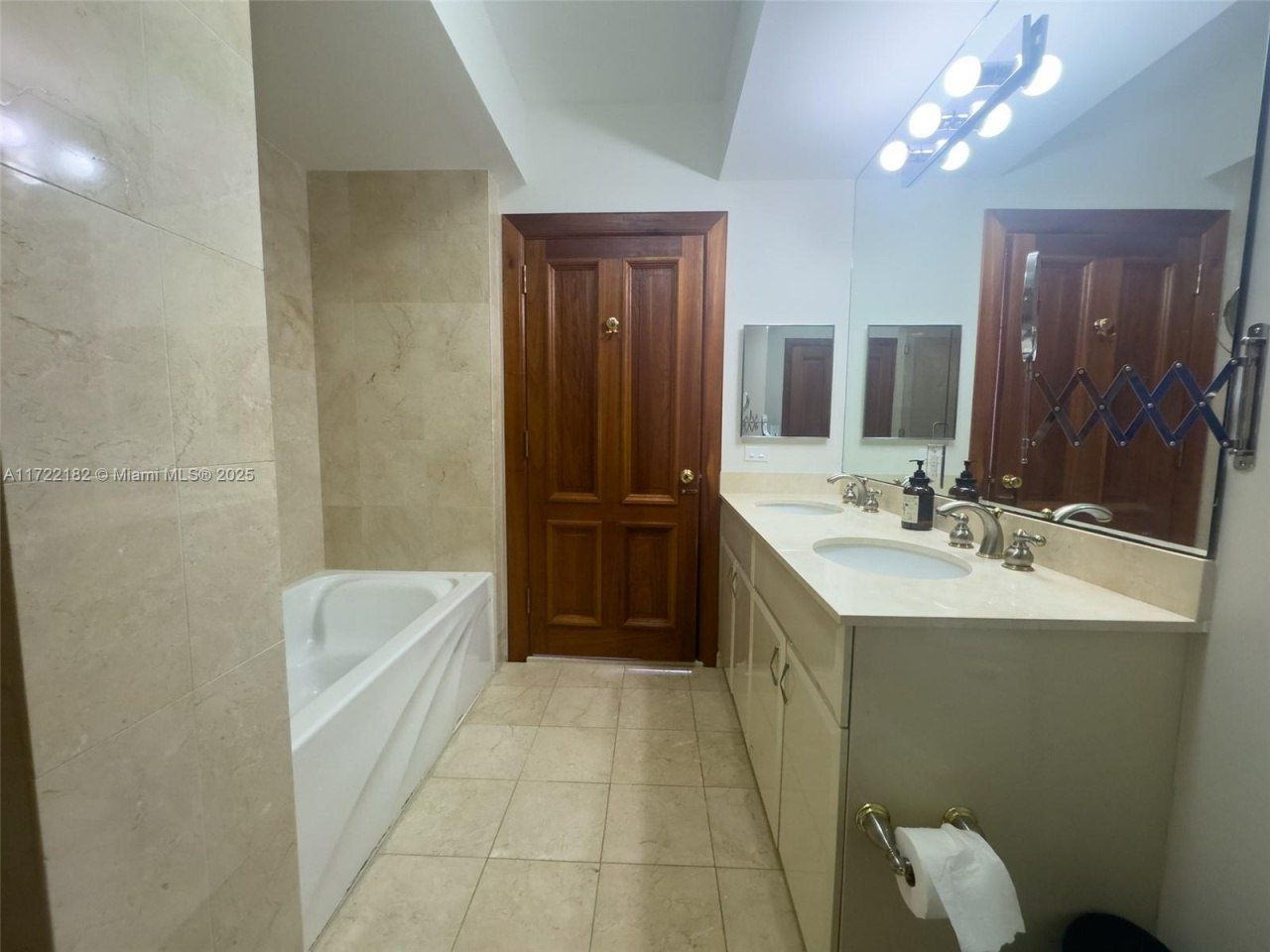 6365 Collins Ave, Unit 1506, Miami Beach, FL 33141 Photo