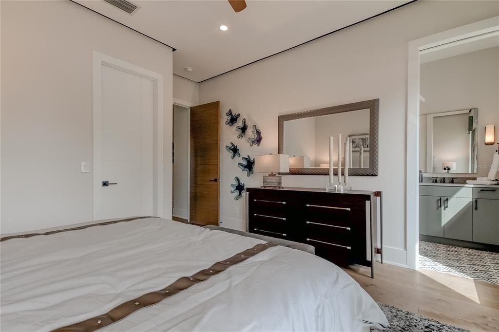 9586 Troutwater Lane, Tampa, FL 33618 Photo