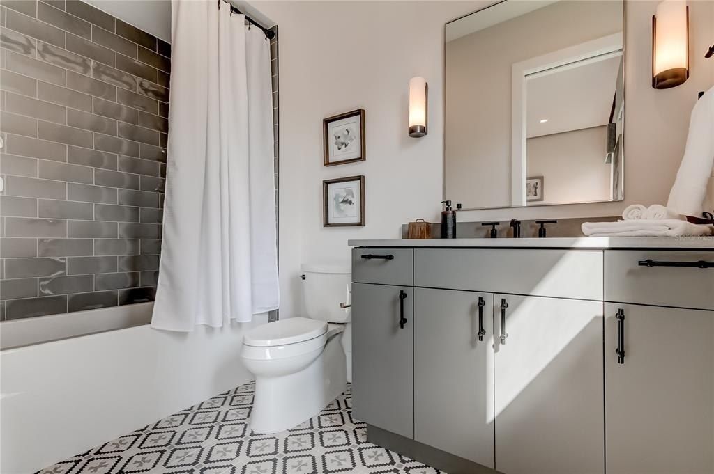 9586 Troutwater Lane, Tampa, FL 33618 Photo