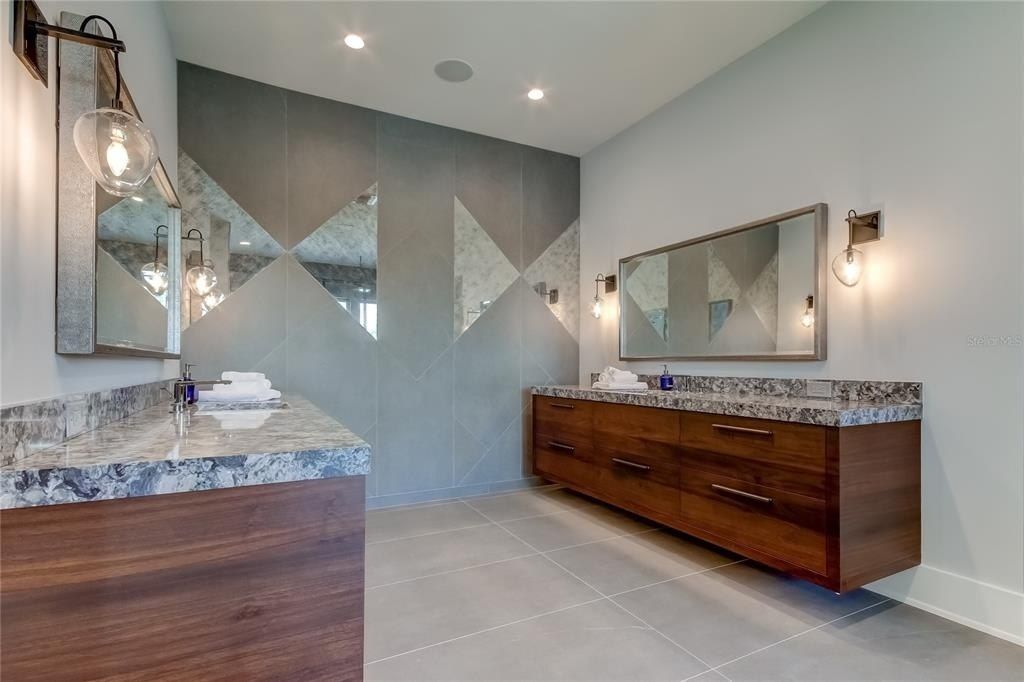 9586 Troutwater Lane, Tampa, FL 33618 Photo