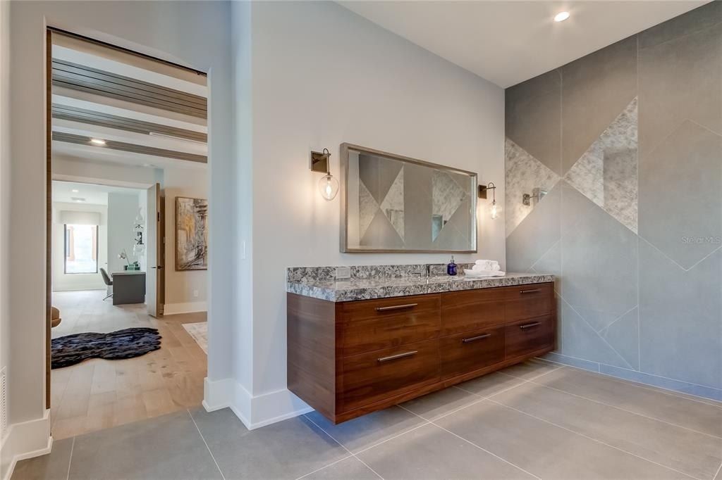 9586 Troutwater Lane, Tampa, FL 33618 Photo