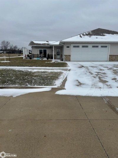 201 E Lincoln Ave, Fairfield, IA 52556 Main Photo