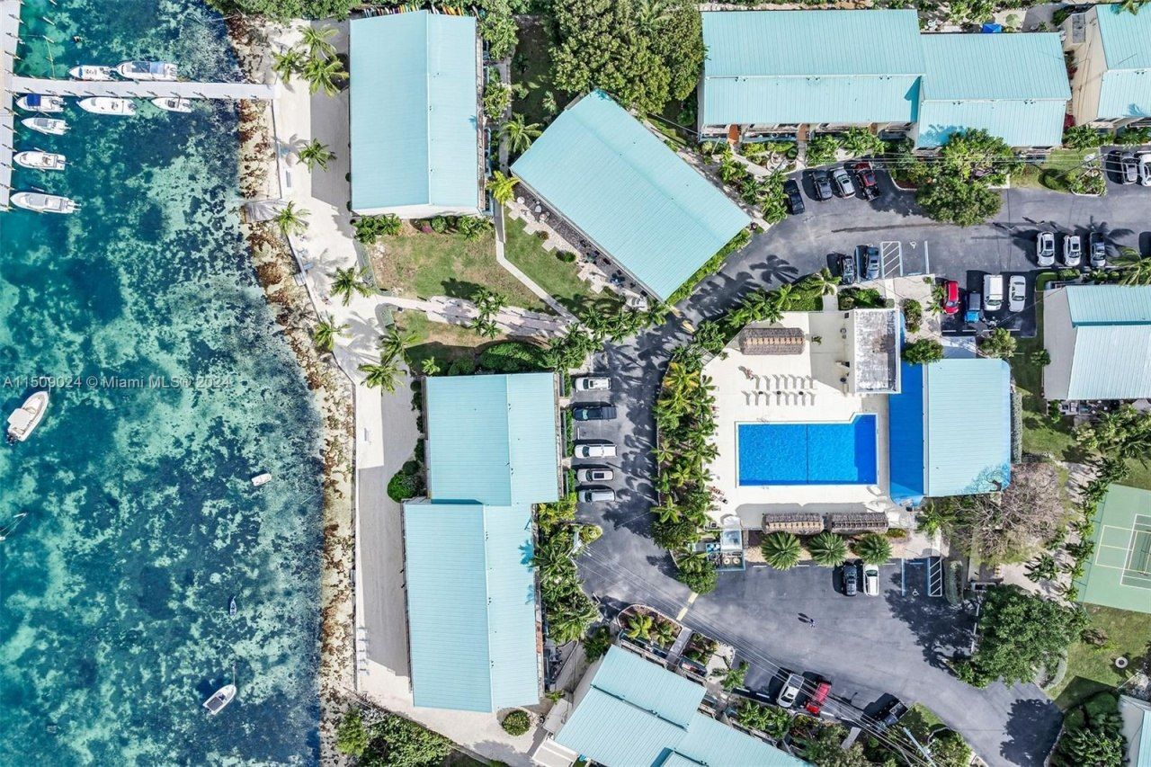 87200 Overseas Highway, Unit V9, Islamorada, FL 33036 Photo