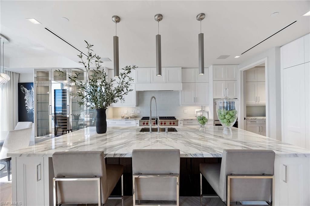 6897 Grenadier Blvd, Unit PH-3, Naples, FL 34108 Photo