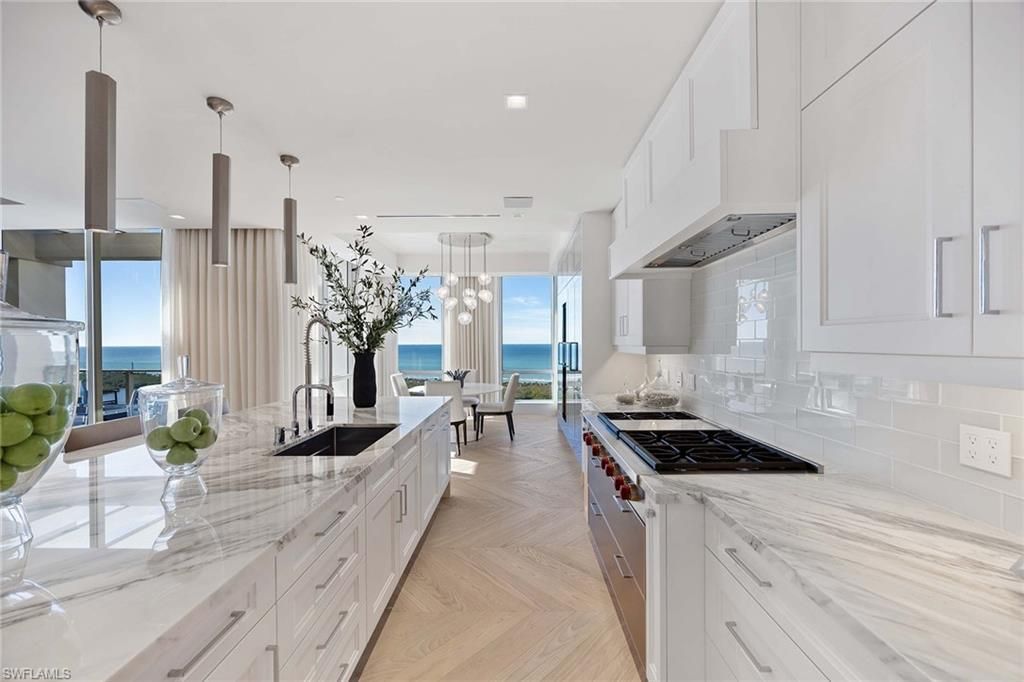 6897 Grenadier Blvd, Unit PH-3, Naples, FL 34108 Photo