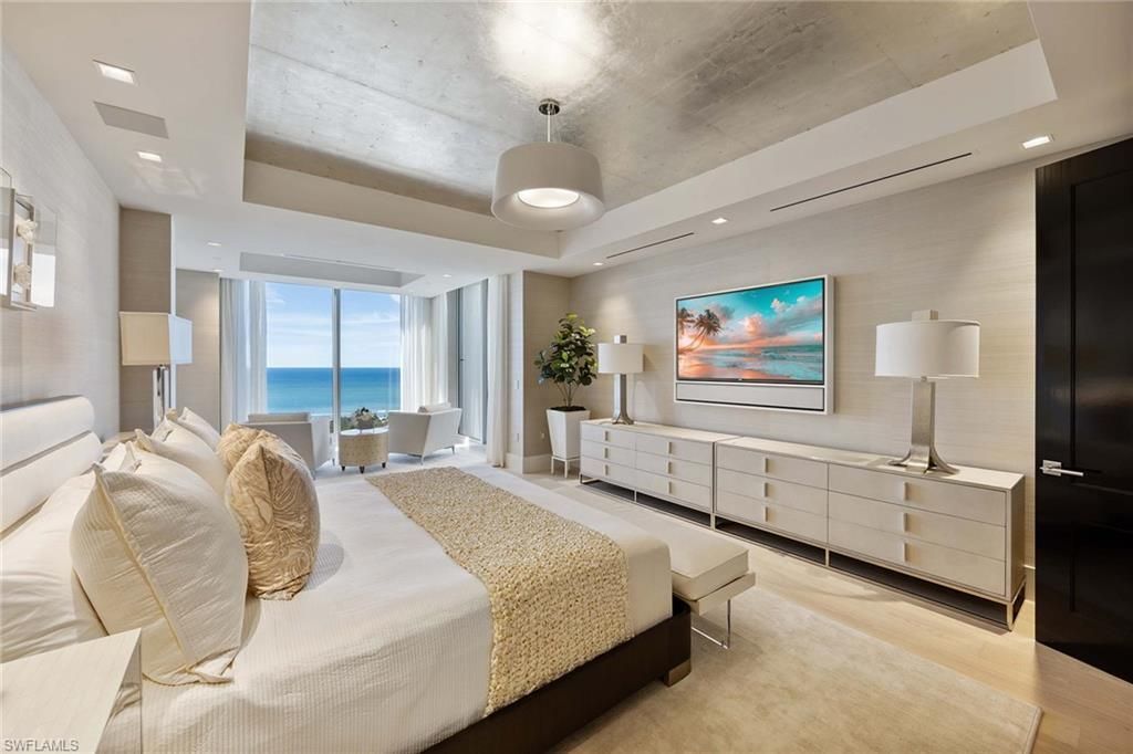 6897 Grenadier Blvd, Unit PH-3, Naples, FL 34108 Photo