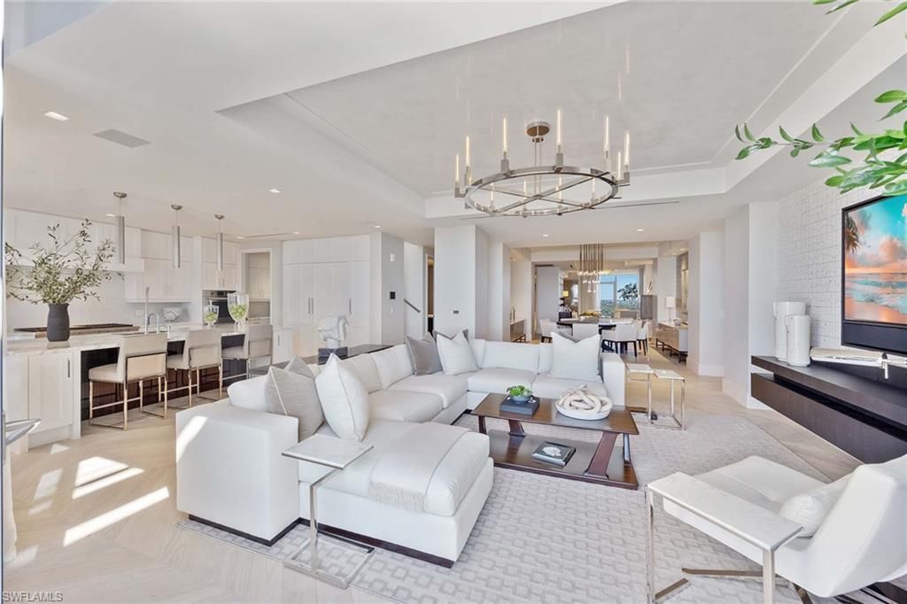 6897 Grenadier Blvd, Unit PH-3, Naples, FL 34108 Photo