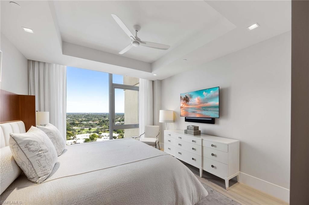 6897 Grenadier Blvd, Unit PH-3, Naples, FL 34108 Photo