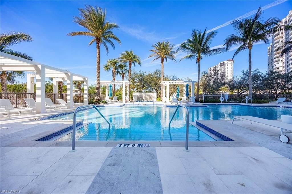 6897 Grenadier Blvd, Unit PH-3, Naples, FL 34108 Photo