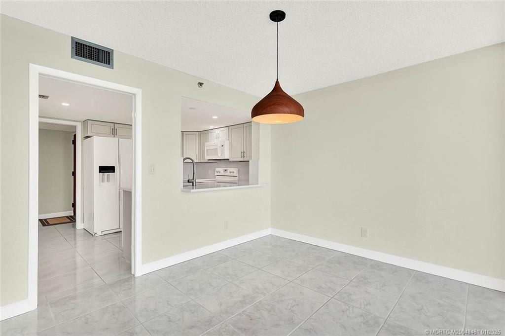 8750 S Ocean Drive, Unit 832, Jensen Beach, FL 34957 Photo