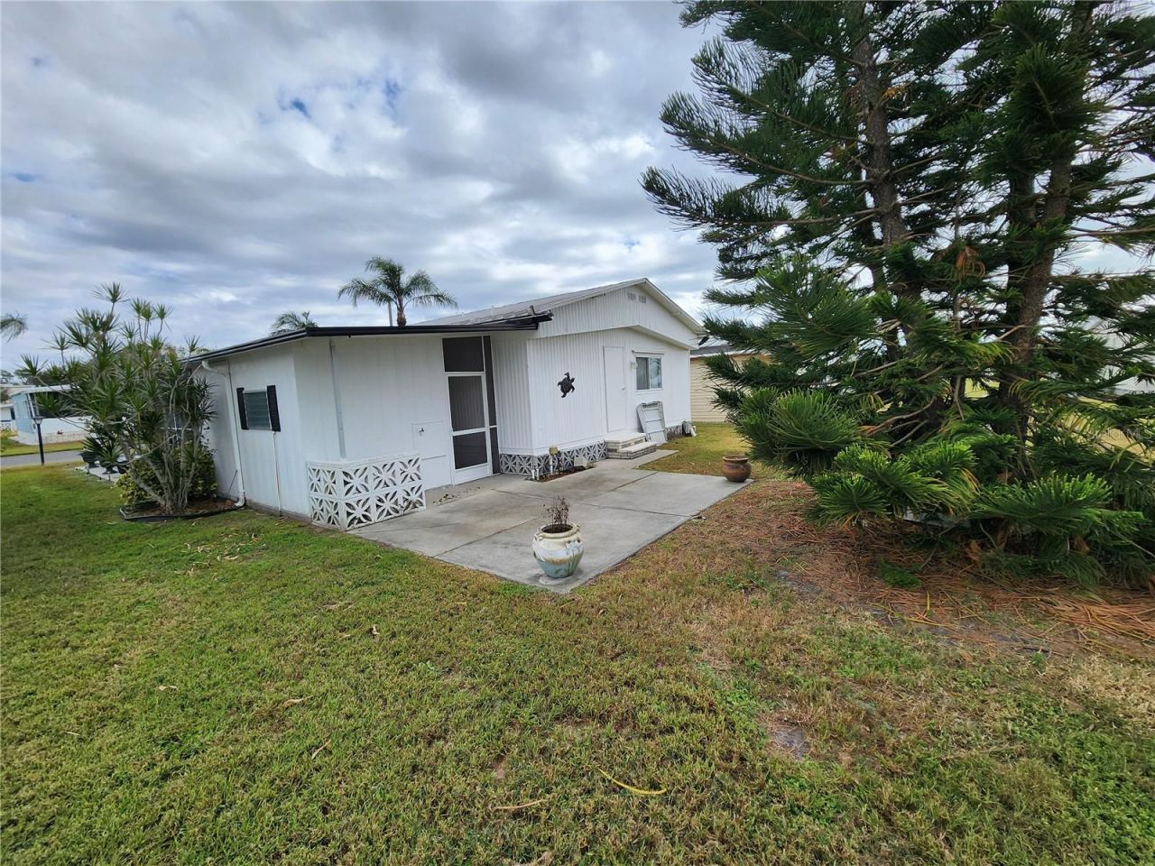 808 53rd Avenue E, Unit 76, Bradenton, FL 34203 Photo