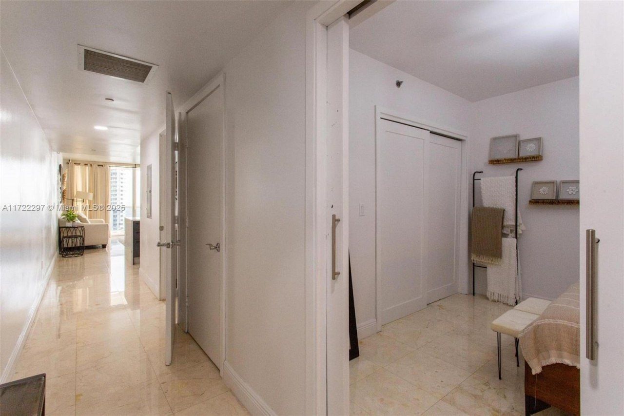 1830 S Ocean Dr, Unit 1712, Hallandale Beach, FL 33009 Photo