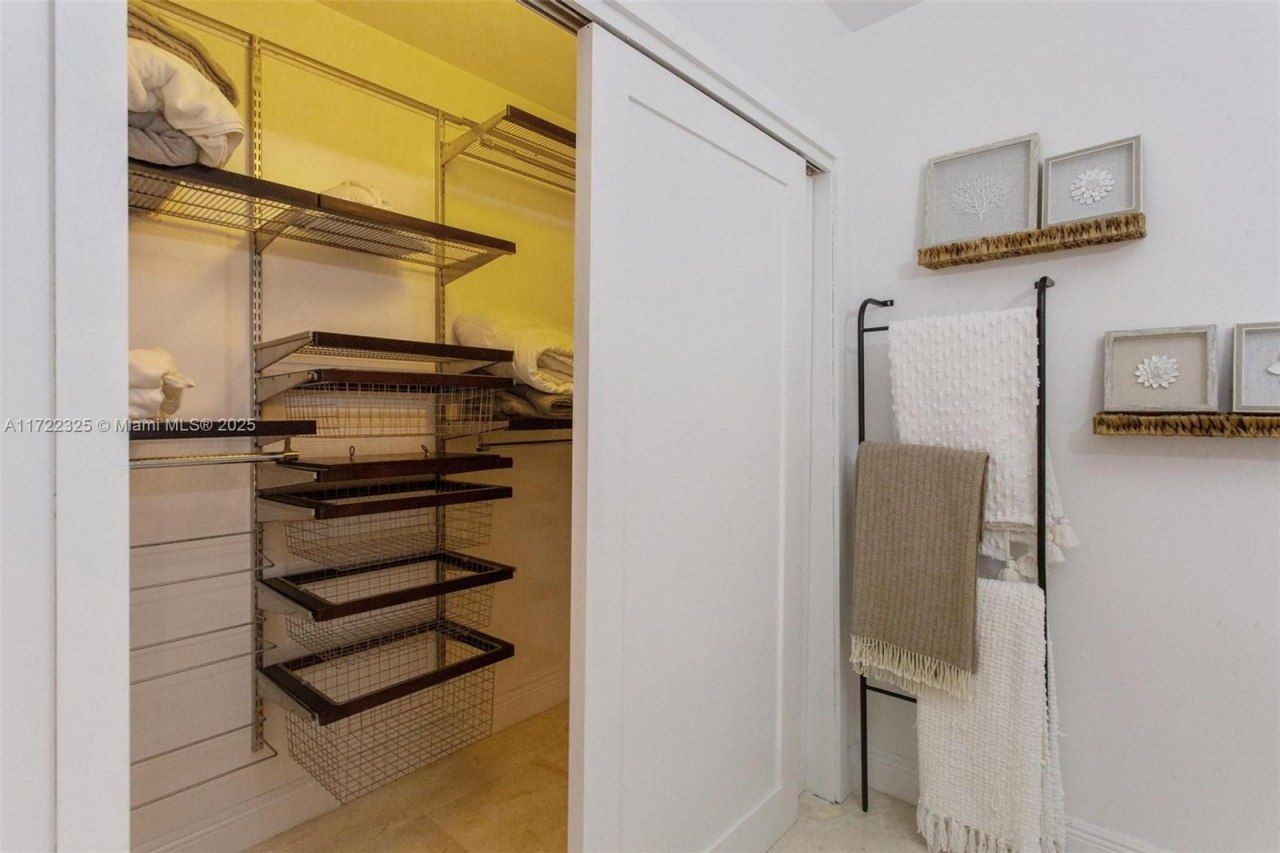 1830 S Ocean Dr, Unit 1712, Hallandale Beach, FL 33009 Photo