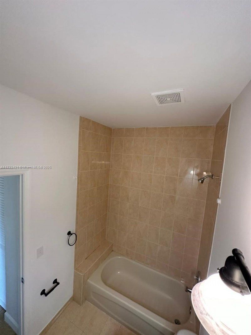 2589 NE 4th St, Unit 205, Homestead, FL 33033 Photo