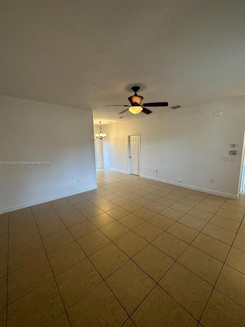 2589 NE 4th St, Unit 205, Homestead, FL 33033 Photo