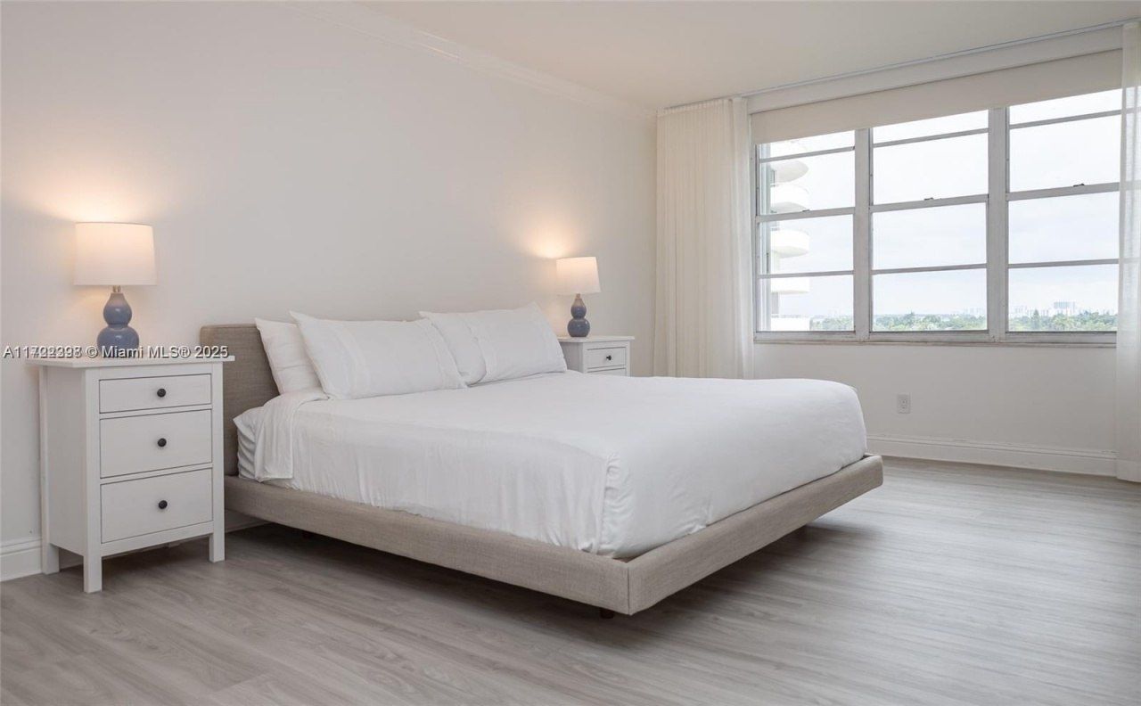 5161 Collins Ave, Unit 812, Miami Beach, FL 33140 Photo