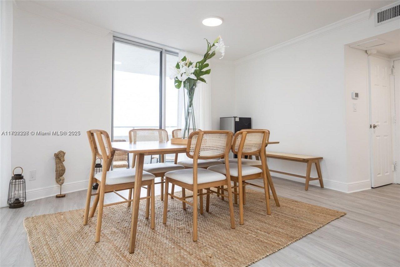 5161 Collins Ave, Unit 812, Miami Beach, FL 33140 Photo