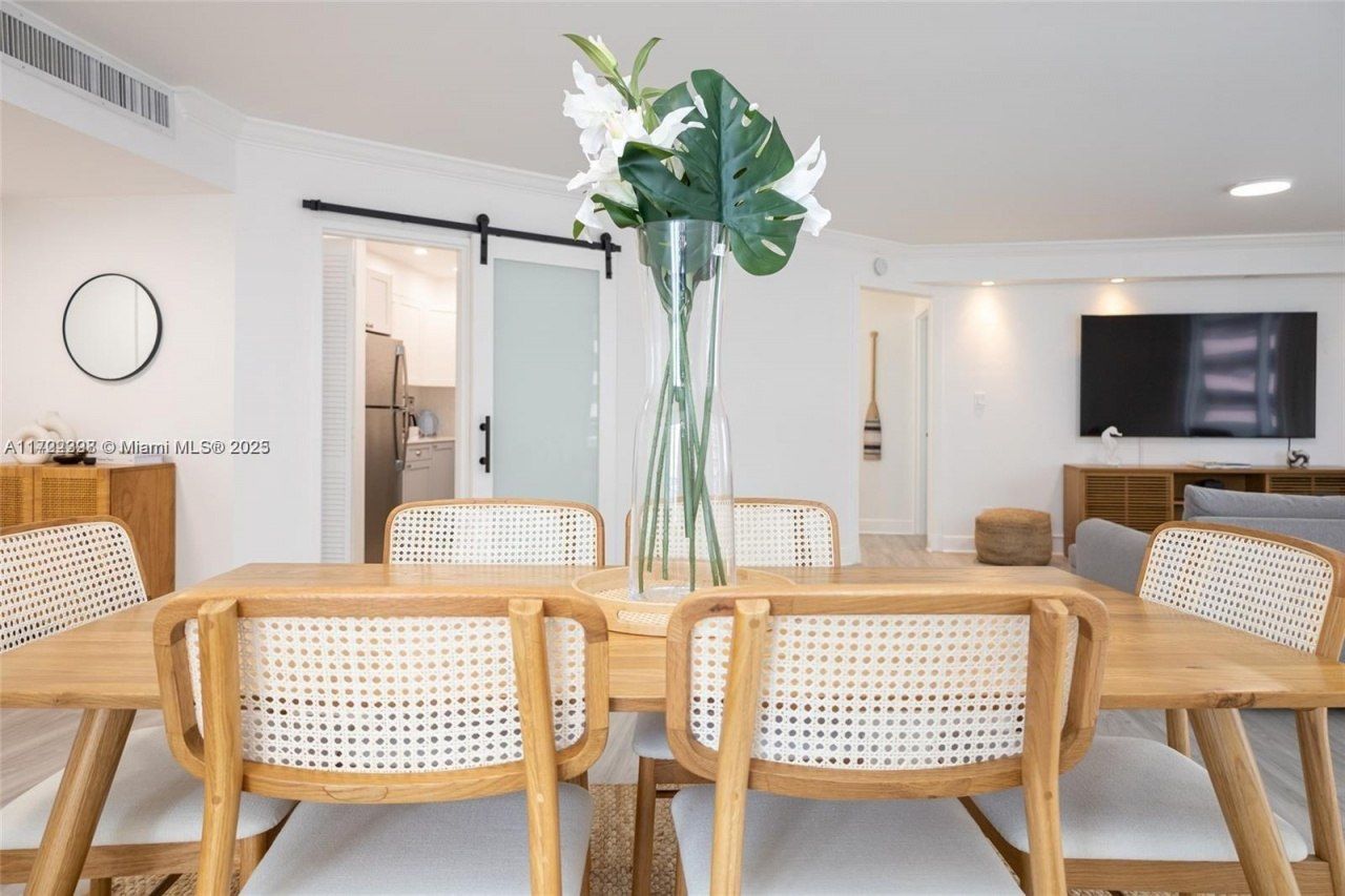 5161 Collins Ave, Unit 812, Miami Beach, FL 33140 Photo