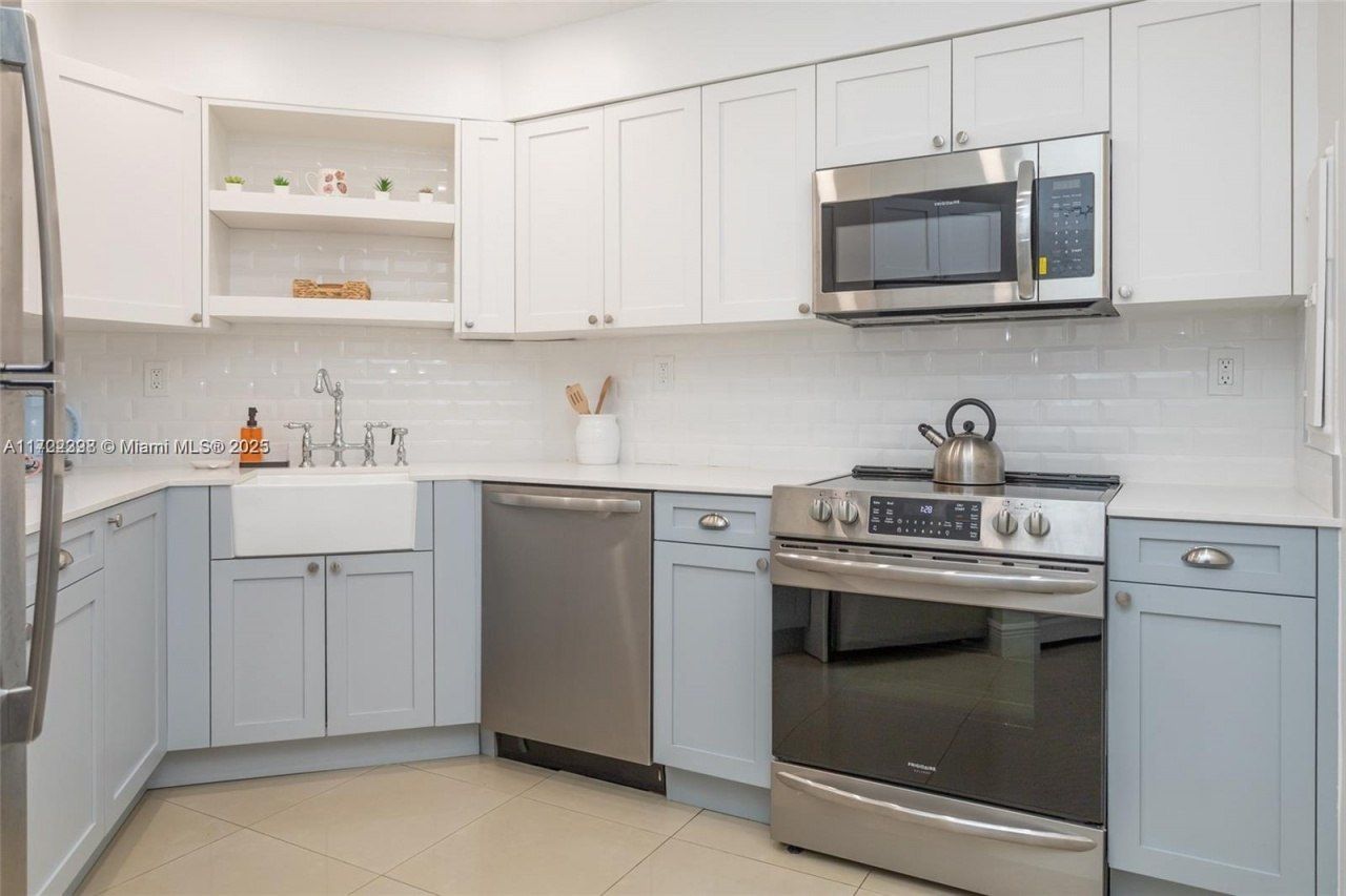 5161 Collins Ave, Unit 812, Miami Beach, FL 33140 Photo