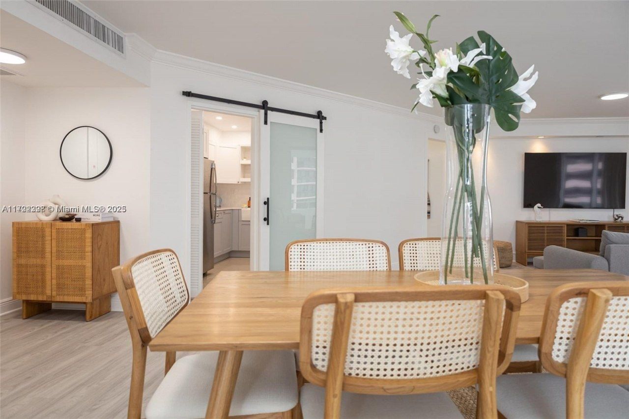 5161 Collins Ave, Unit 812, Miami Beach, FL 33140 Photo