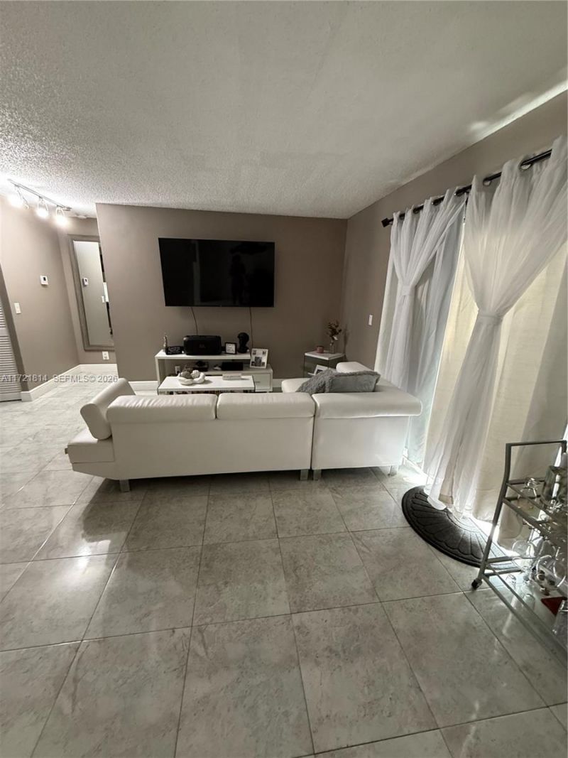 8710 SW 3rd St, Unit 104, Pembroke Pines, FL 33025 Photo