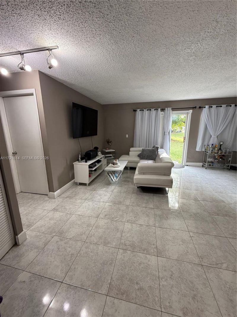 8710 SW 3rd St, Unit 104, Pembroke Pines, FL 33025 Photo