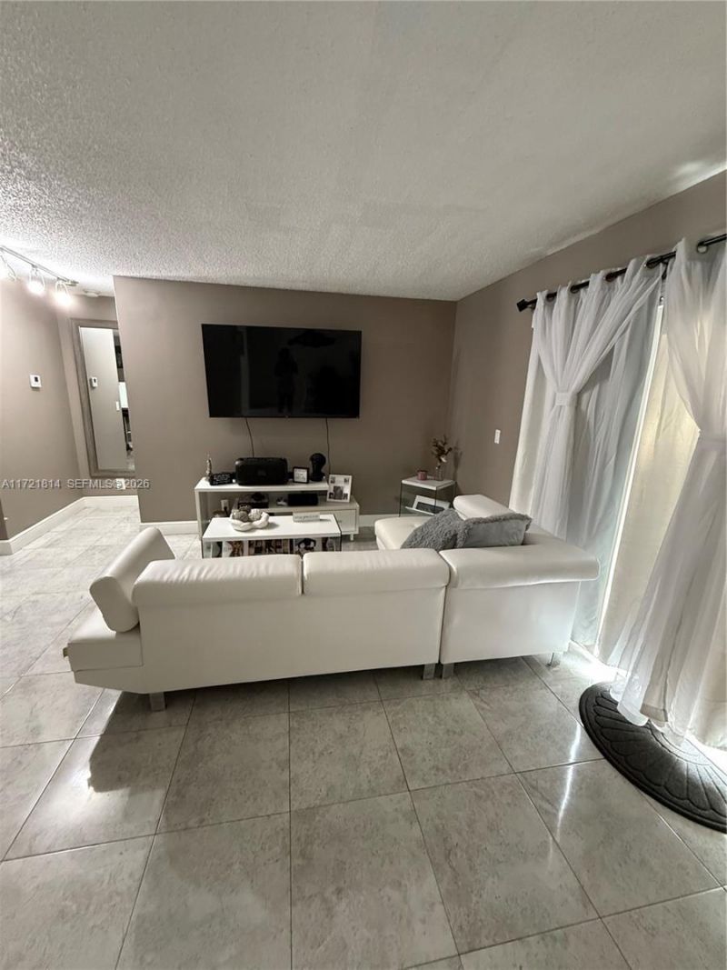 8710 SW 3rd St, Unit 104, Pembroke Pines, FL 33025 Photo