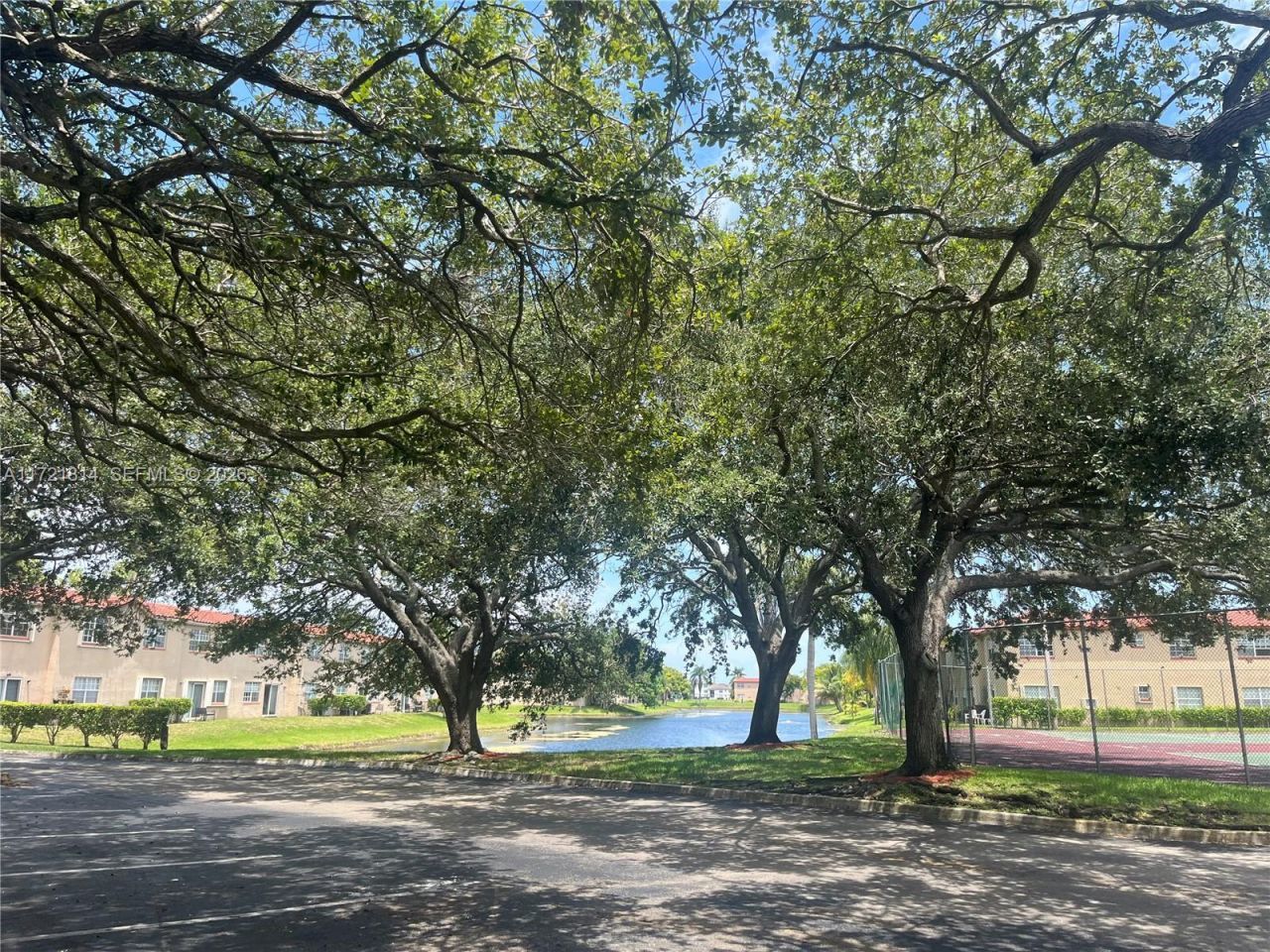 8710 SW 3rd St, Unit 104, Pembroke Pines, FL 33025 Photo