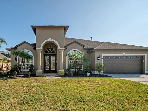 10126 LONDONSHIRE LANE, TAMPA, FL 33647