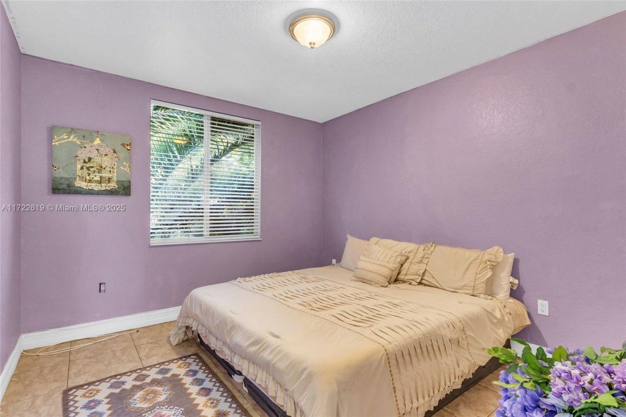 8135 NW 164th Ter, Miami Lakes, FL 33016 Photo