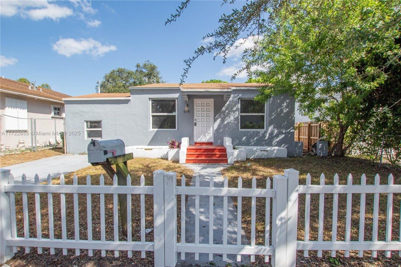 575 NW 49th St, Miami, FL 33127 Photo
