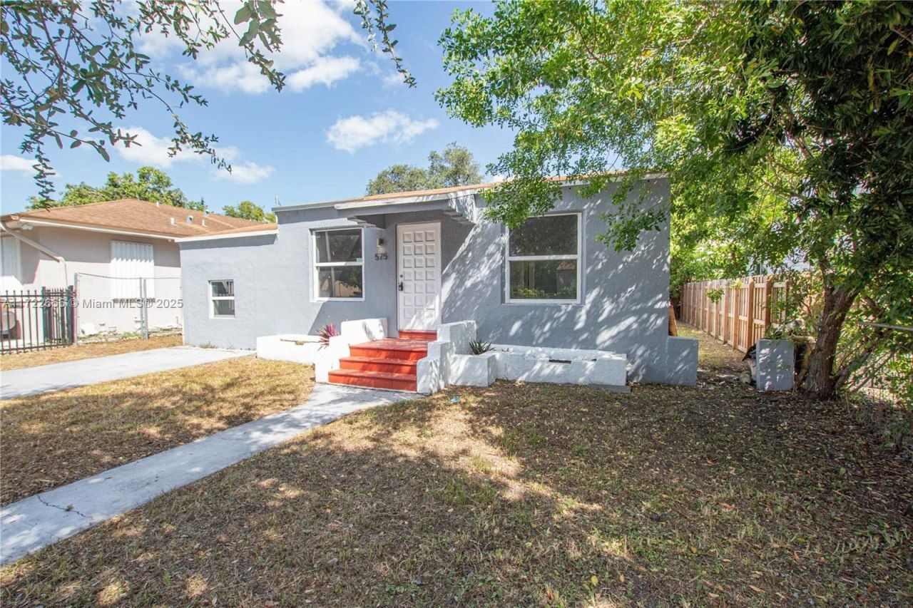 575 NW 49th St, Miami, FL 33127 Photo