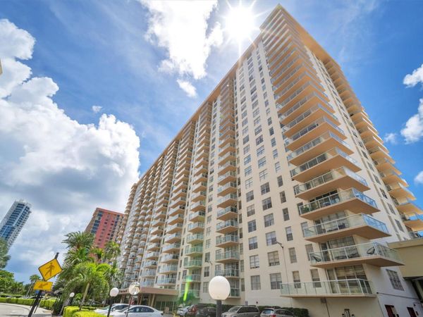 230 174th Street, Unit 814, Sunny Isles Beach, FL 33160