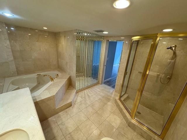 230 174th Street, Unit 814, Sunny Isles Beach, FL 33160 Photo