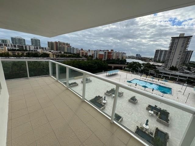 230 174th Street, Unit 814, Sunny Isles Beach, FL 33160 Photo