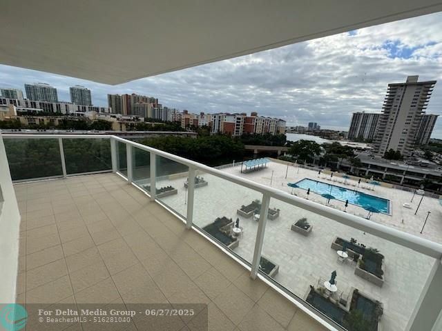 230 174th St, Unit 814, Sunny Isles Beach, FL 33160 Photo