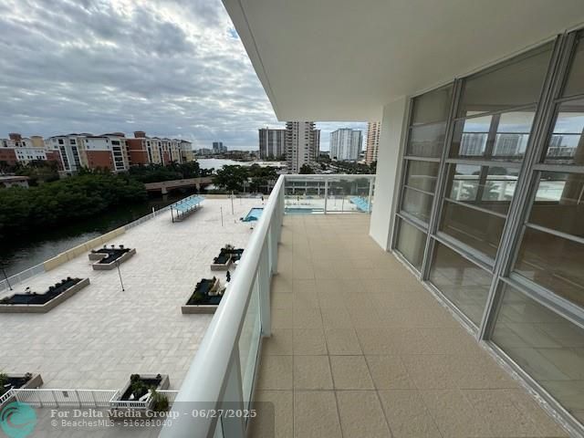 230 174th St, Unit 814, Sunny Isles Beach, FL 33160 Photo