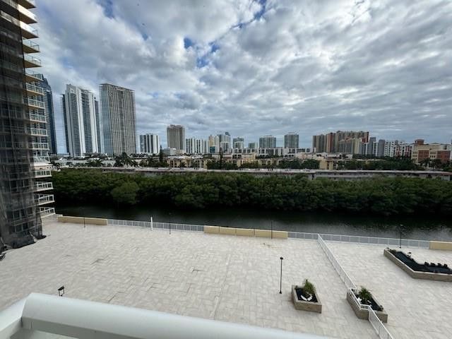 230 174th Street, Unit 814, Sunny Isles Beach, FL 33160 Photo