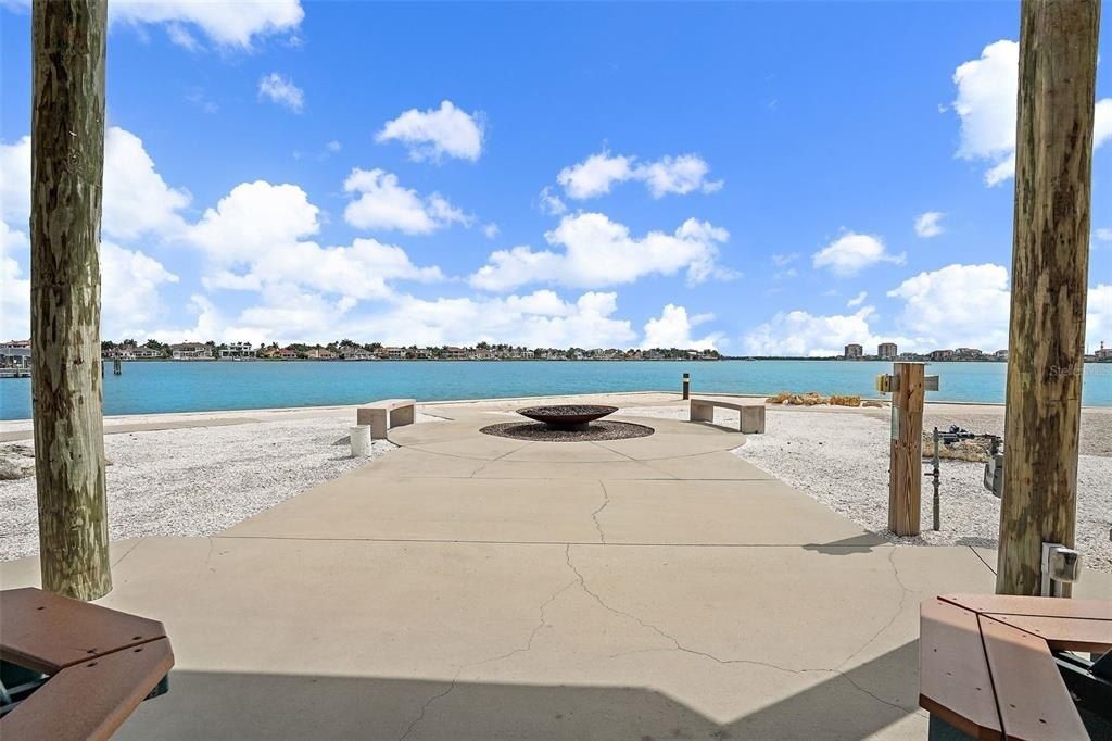 4900 Brittany Drive S, Unit 409, Saint Petersburg, FL 33715 Photo